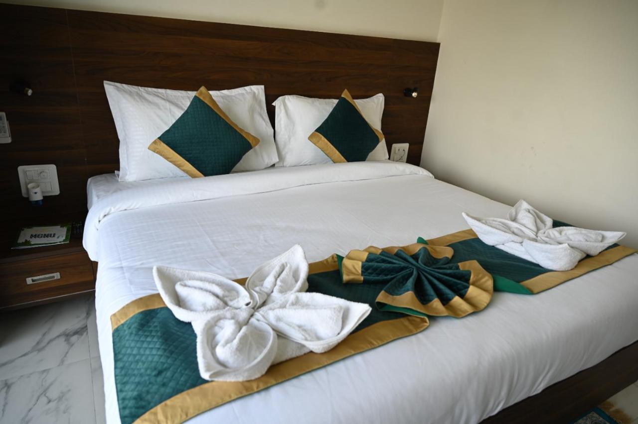 Hotel 7 Heaven Ντεχραντούν Εξωτερικό φωτογραφία