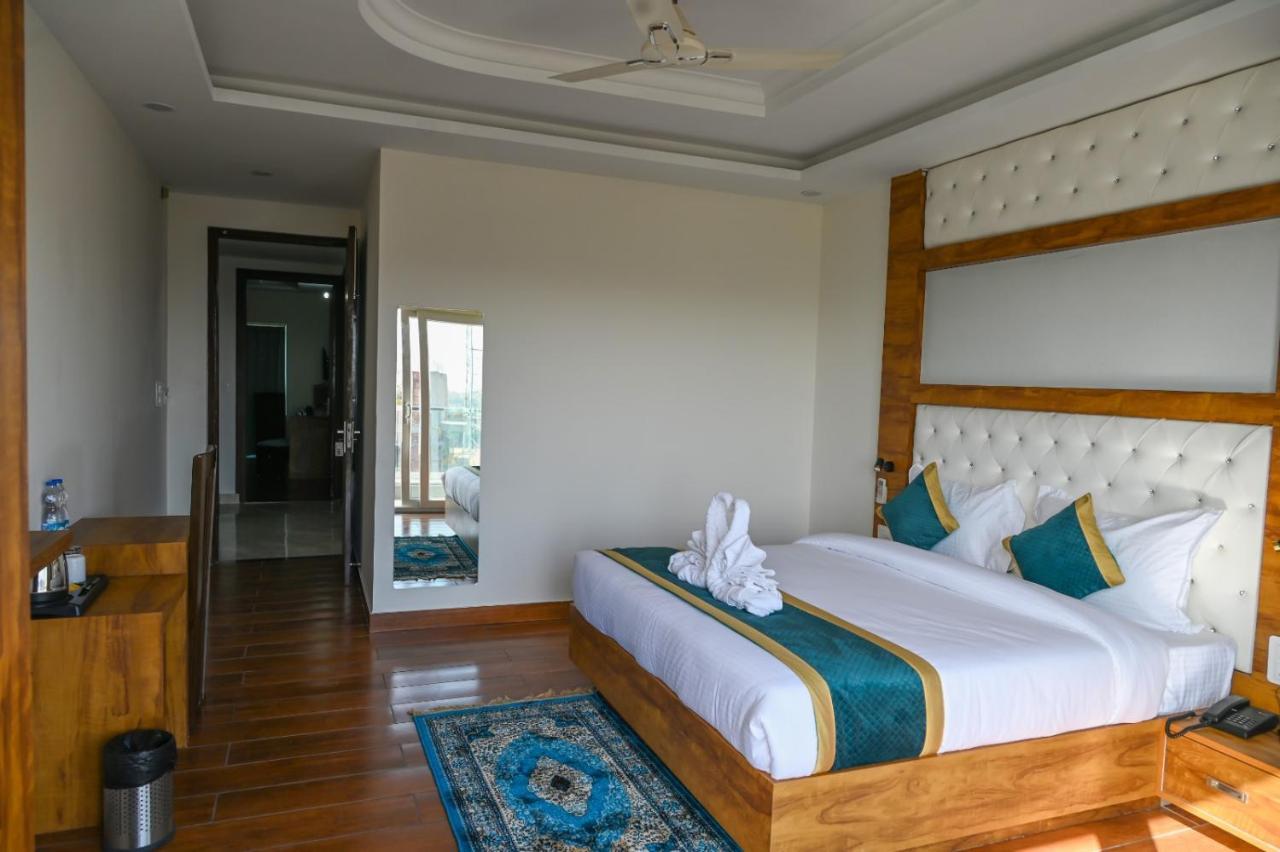 Hotel 7 Heaven Ντεχραντούν Εξωτερικό φωτογραφία