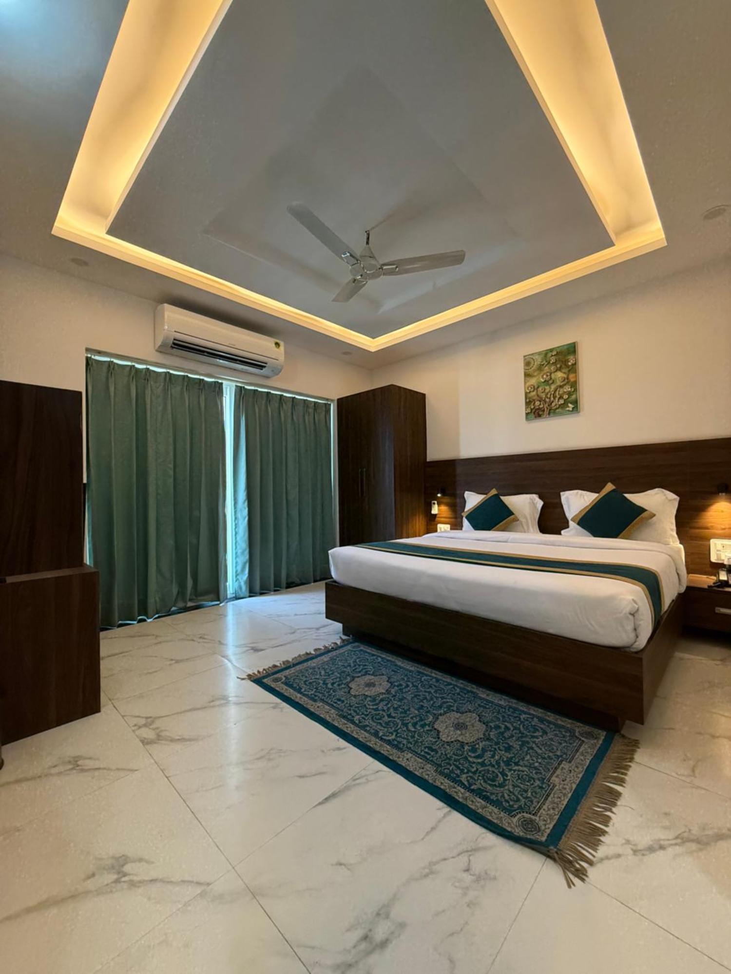 Hotel 7 Heaven Ντεχραντούν Εξωτερικό φωτογραφία