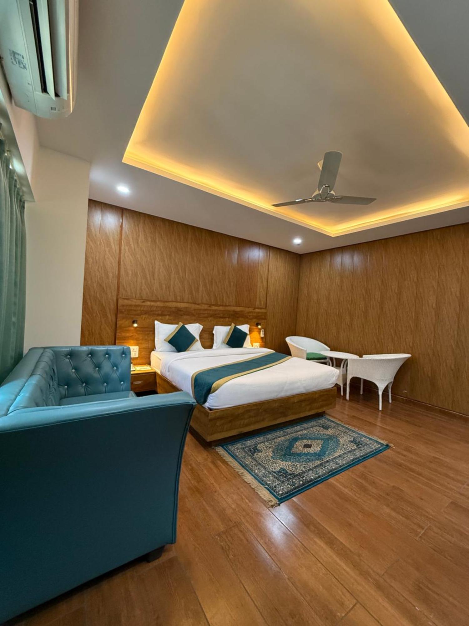 Hotel 7 Heaven Ντεχραντούν Εξωτερικό φωτογραφία